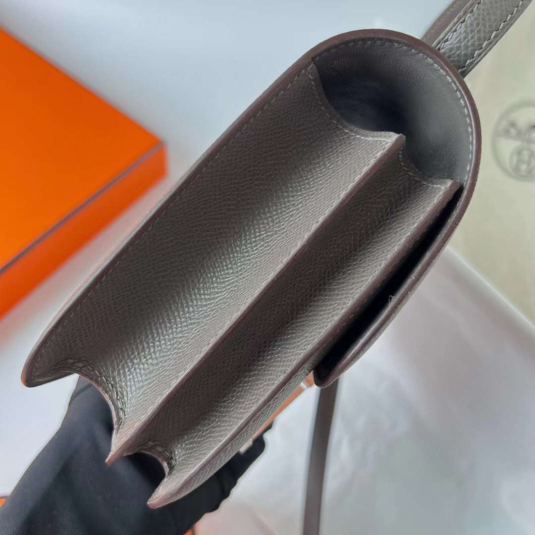 Hermès（爱马仕）Constance 康斯坦斯 Epsom 8F 锡器灰 银扣 19cm 全手工蜡线缝制 Phw