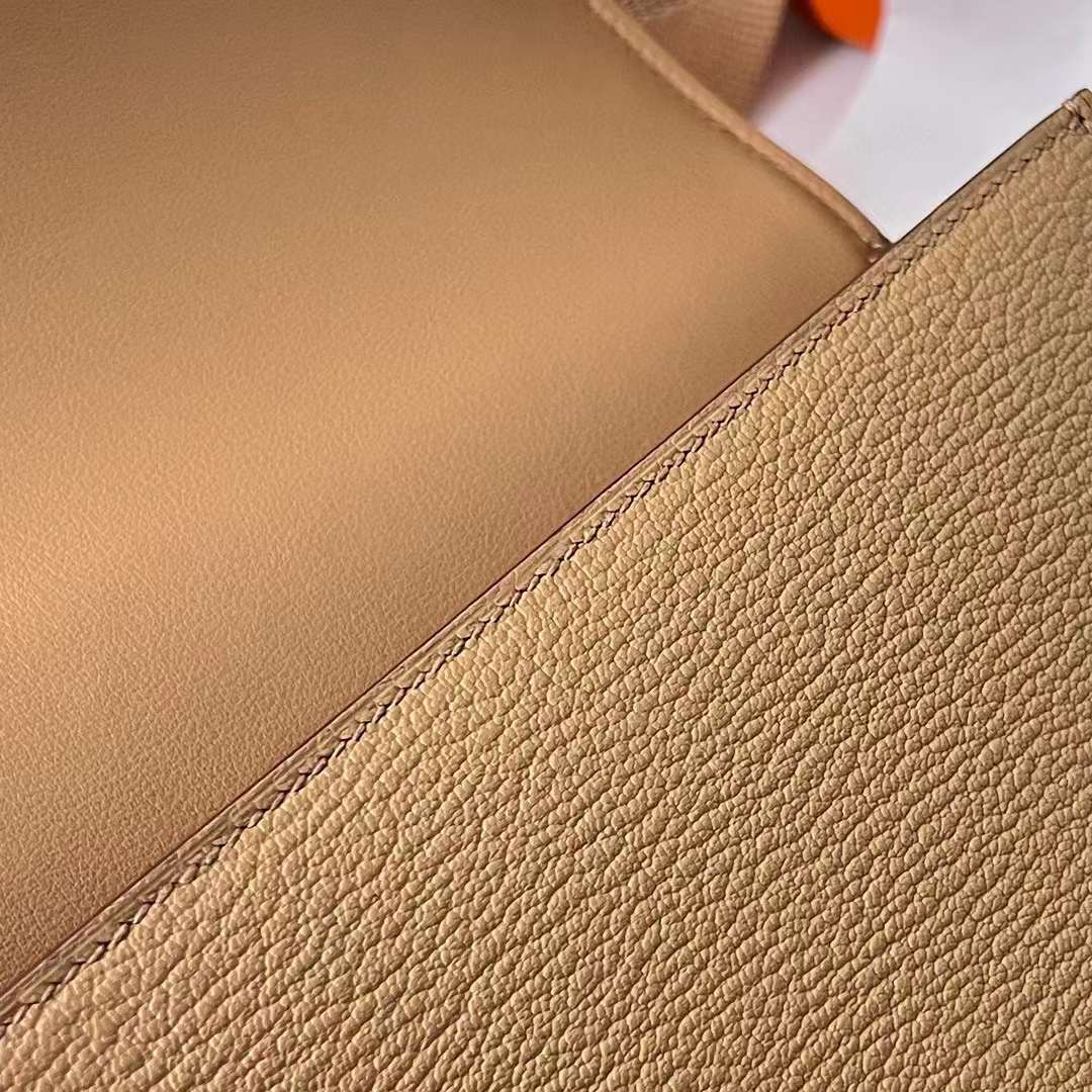 Hermès（爱马仕）Geta Chevre 进口山羊皮 0M 奶茶色 金扣 20cm 全手工蜡线缝制 Ghw