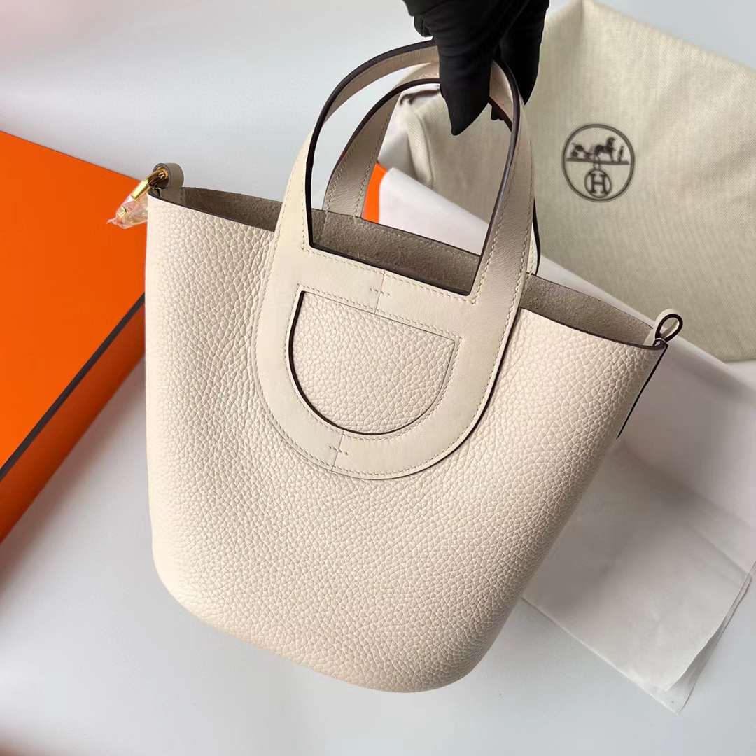 Hermès（爱马仕）In The Loop 猪鼻子 菜篮子 Clemence 拼 Swift I2 奶油白 金扣 18cm 全手工蜡线缝制 Ghw
