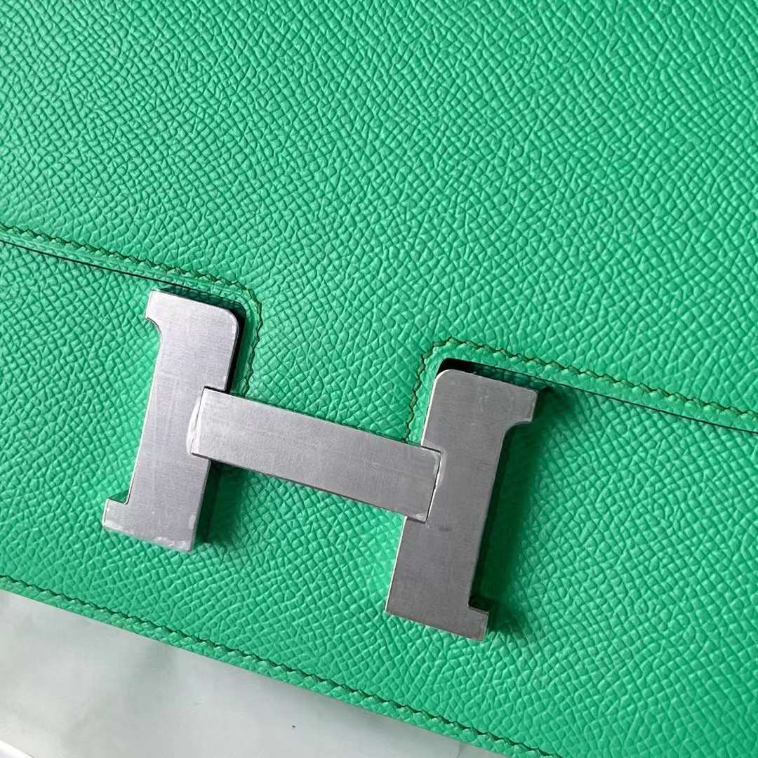 Hermès（爱马仕）Constance 空姐包 Epsom 0Z 漫画绿 Vert Comics 银扣 19cm 全手工蜡线缝制 Phw