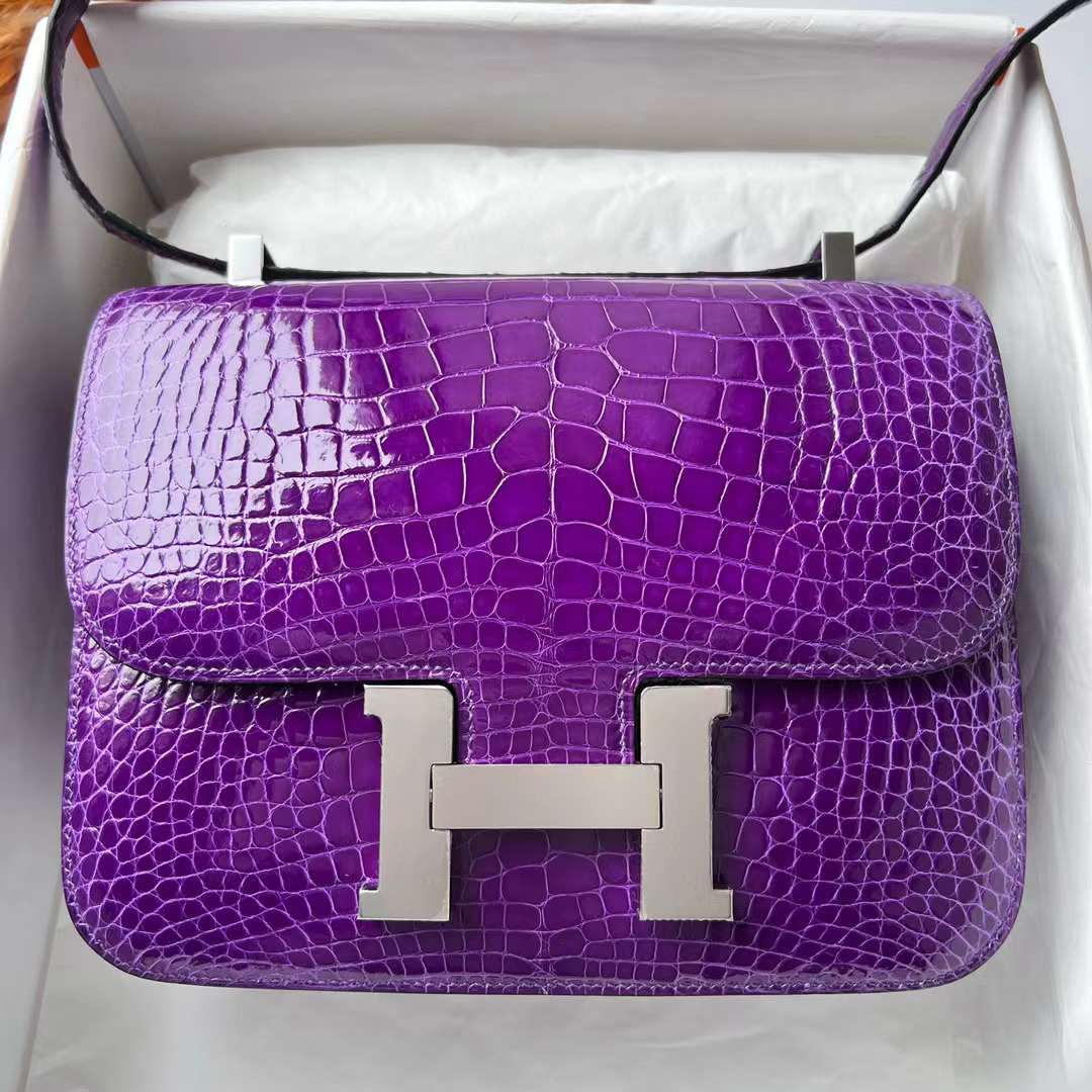 Hermès（爱马仕）Constance 空姐包 亮面美洲鳄 Shiny Alligator Crocodile 5L 极度紫 银扣 24cm 全手工蜡线缝制 Phw