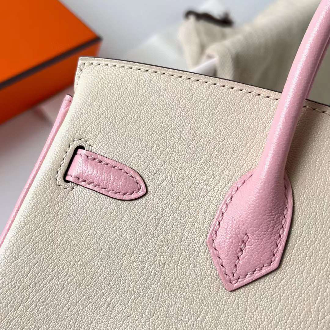 Hermès（爱马仕）Birkin 铂金包 Chevre 进口山羊皮 I2 奶油白 拼 3Q 新粉色 拉丝金扣 25cm 全手工蜡线缝制 Bghw