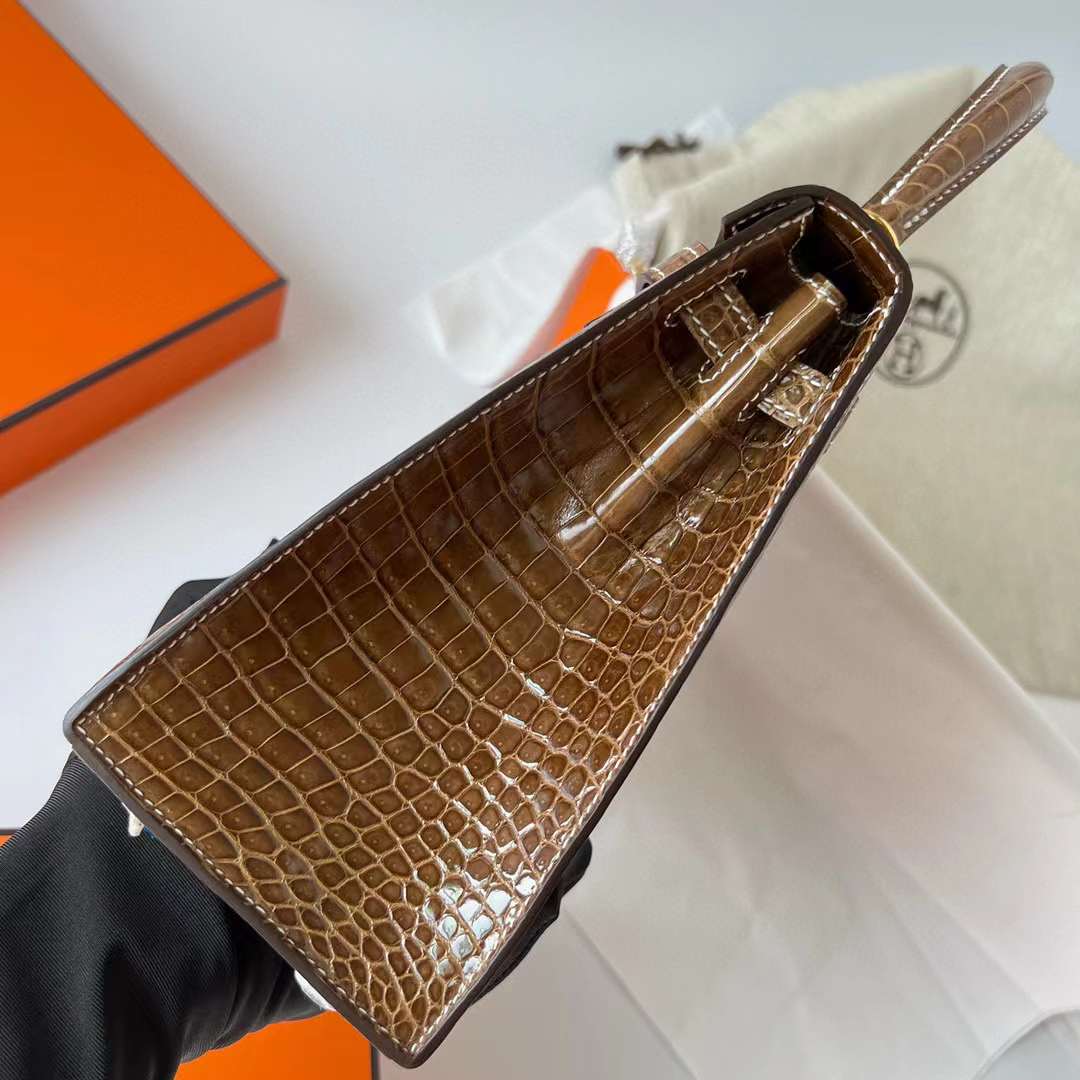 Hermès（爱马仕）Kelly 凯莉包 亮面倒v澳洲湾鳄 shiny porosus crocodile ck17 烟草色 金扣 25cm 全手工蜡线缝制 Ghw