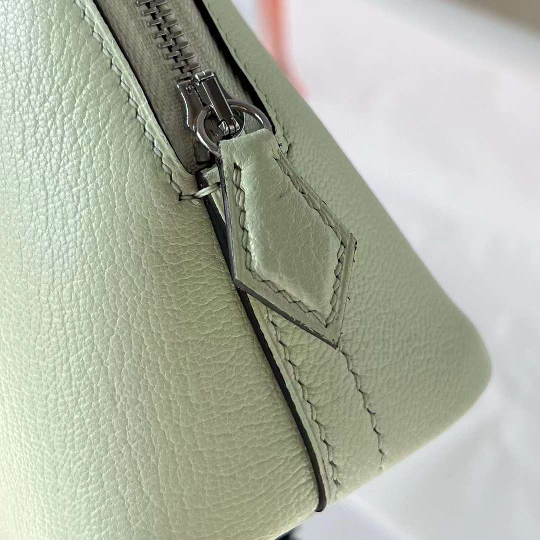 Hermès（爱马仕）Mini Bolide 迷你保龄球包 Chevre 山羊皮 0S 气泡绿 银扣 19cm 全手工蜡线缝制 Phw
