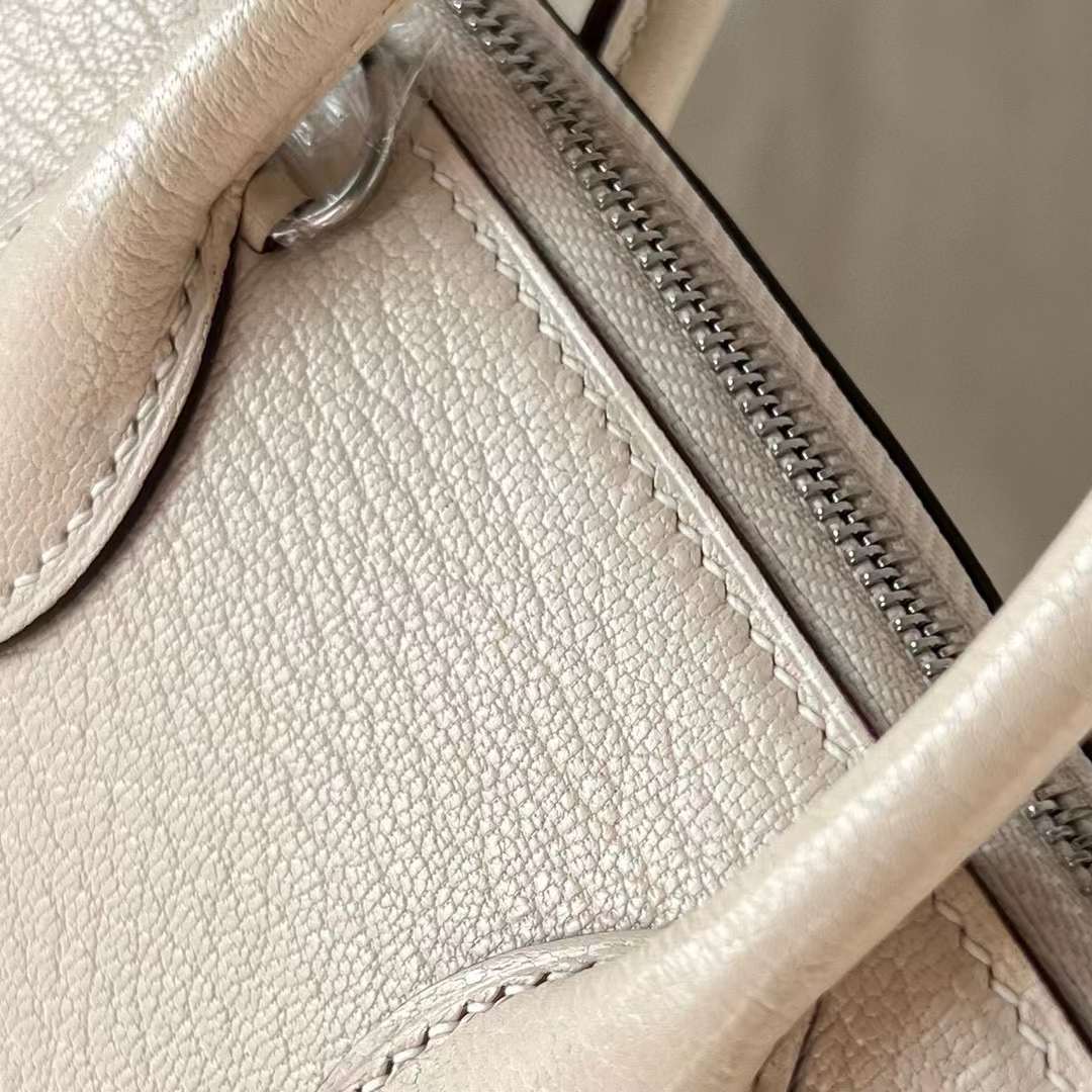 Hermès（爱马仕）Mini Bolide 迷你保龄球包 Chevre 山羊皮 i2 奶油白 银扣 19cm 全手工蜡线缝制 Phw