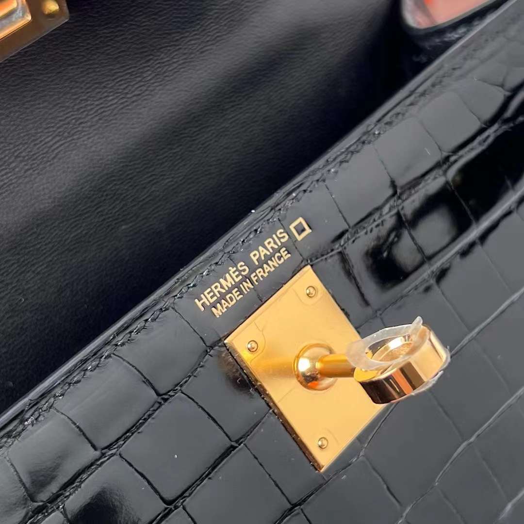 Hermès（爱马仕）Mini Kelly 迷你凯莉 亮面美洲鳄 Shiny Alligator Crocodile Ck89 黑色 金扣 22cm 全手工蜡线缝制 Ghw