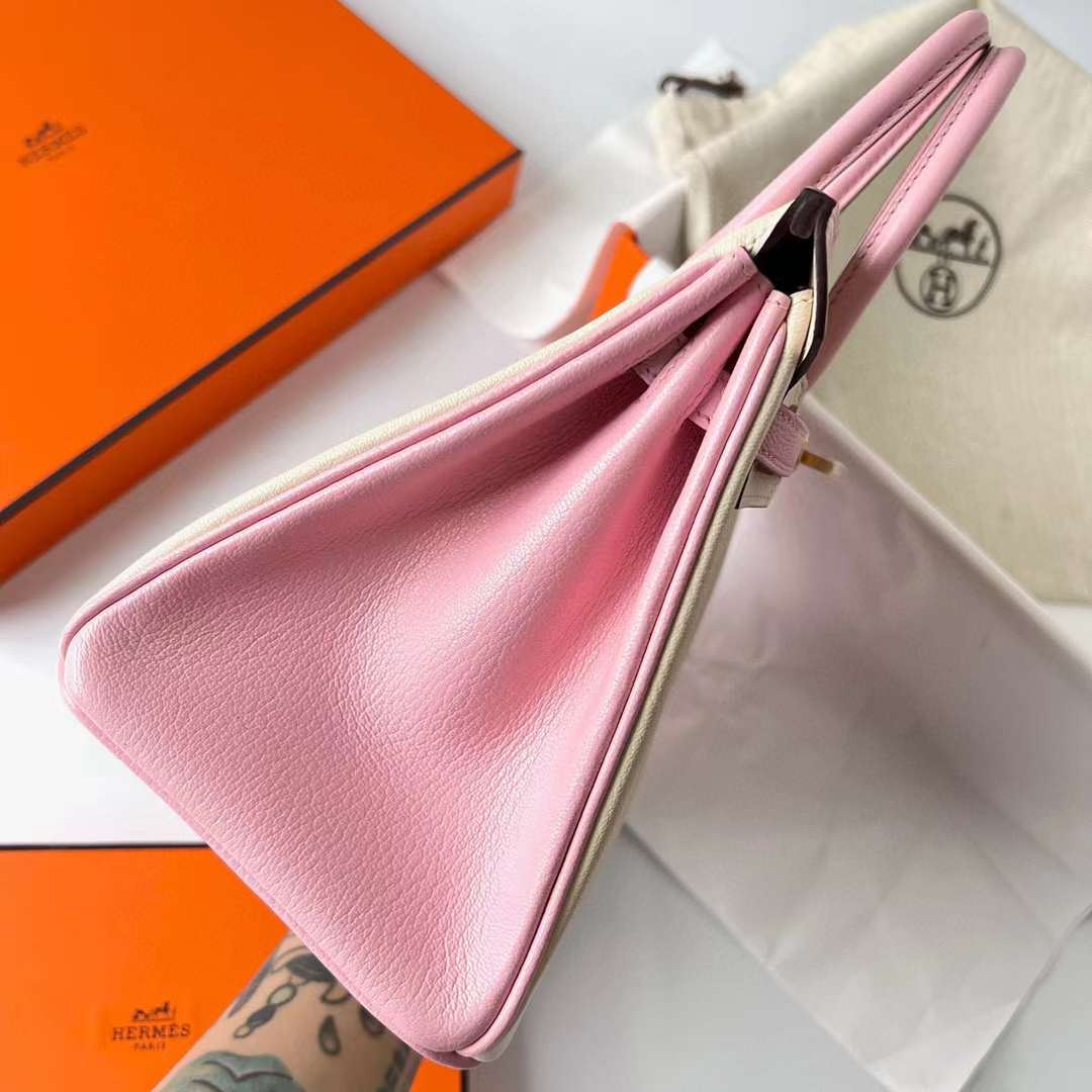 Hermès（爱马仕）Birkin 铂金包 Chevre 进口山羊皮 I2 奶油白 拼 3Q 新粉色 拉丝金扣 25cm 全手工蜡线缝制 Bghw