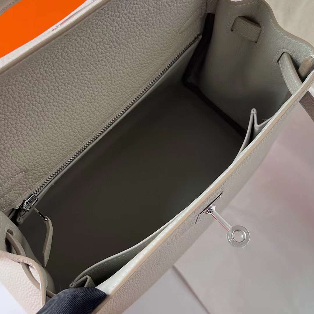 Hermès（爱马仕）Kelly 凯莉包 Togo皮 Ck80 珍珠灰 银扣 25cm 全手工蜡线缝制 Phw