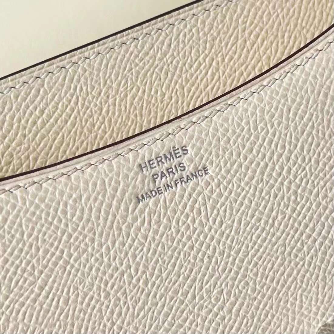 Hermès（爱马仕）Constance 康斯坦斯 Epsom I2 奶油白 银扣 19cm 全手工蜡线缝制 Phw