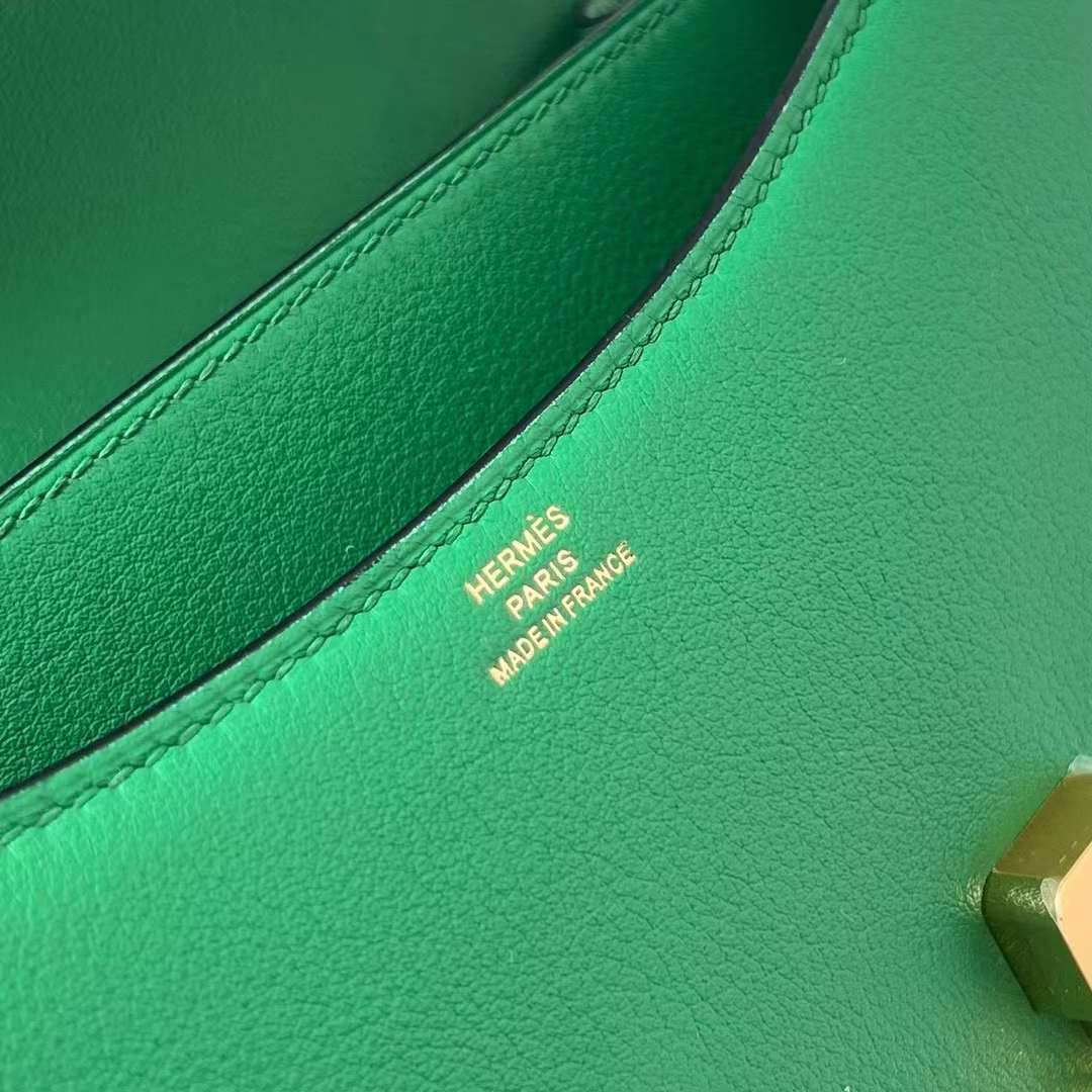 Hermès（爱马仕）Constance 康斯坦斯 Swift 6W 薄荷绿 金扣 19cm 全手工蜡线缝制 Ghw