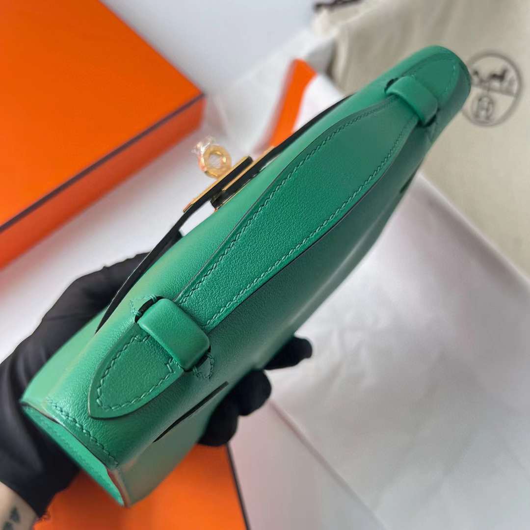Hermès（爱马仕）Mini Kelly Pochette Swift皮 U4 丝绒绿 金扣 22cm 全手工蜡线缝制 Ghw