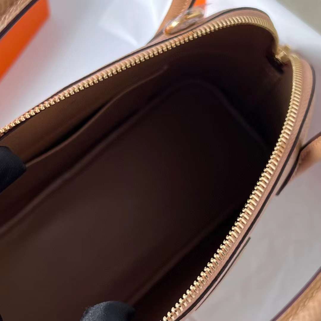 Hermès（爱马仕）Bolide 保龄球包 Epsom 0M 奶茶色 金扣 27cm 全手工蜡线缝制 Ghw