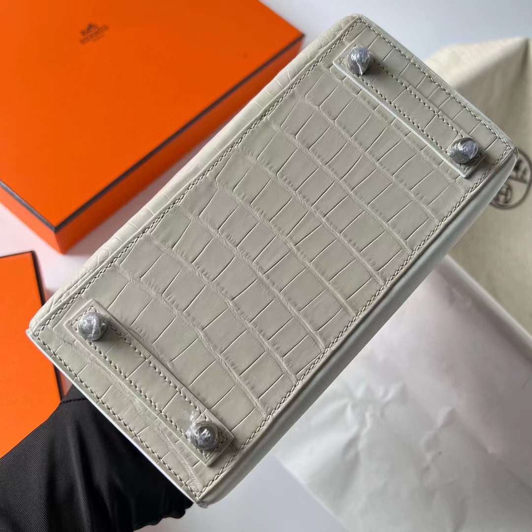 Hermès（爱马仕）Birkin 小房子 白色 银扣 20cm 全手工蜡线缝制 Phw