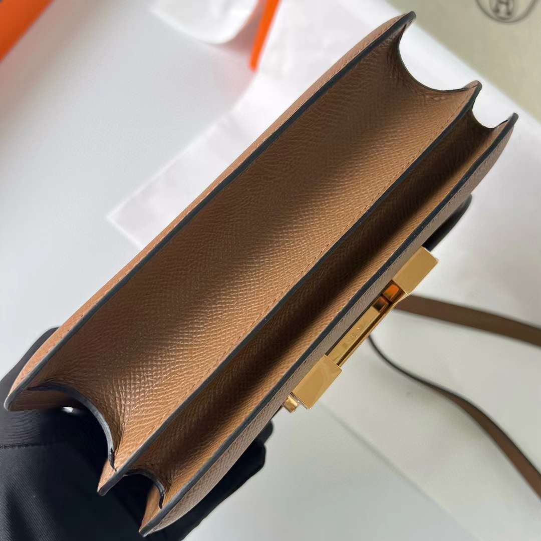 Hermès（爱马仕）Constance 空姐包 Epsom 3G 栗子棕 金扣 19cm 全手工蜡线缝制 ghw