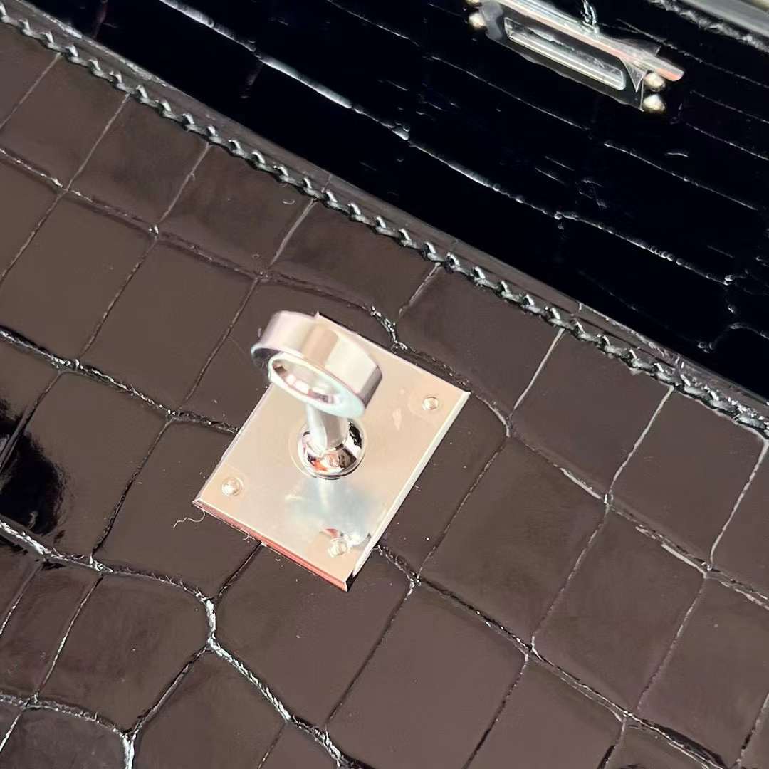 Hermès（爱马仕）Kelly 凯莉包 亮面尼罗鳄鱼皮 shiny nilo crocodile ck89 黑色 银扣 25cm 全手工蜡线缝制 Phw