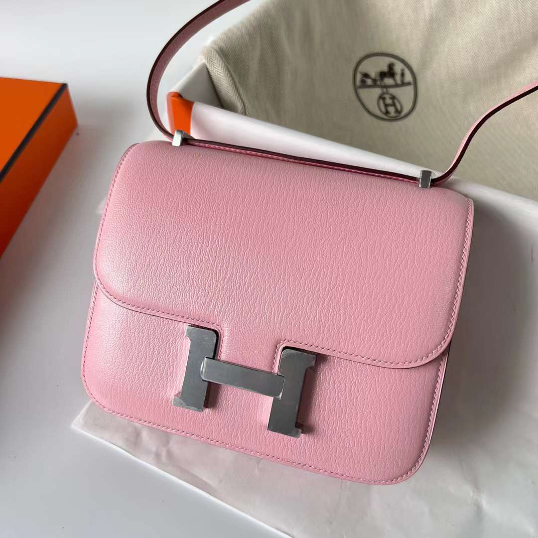 Hermès（爱马仕）Constance 空姐包 Chevre 进口山羊皮 3Q 新粉色 银扣 19cm 全手工蜡线缝制 Phw