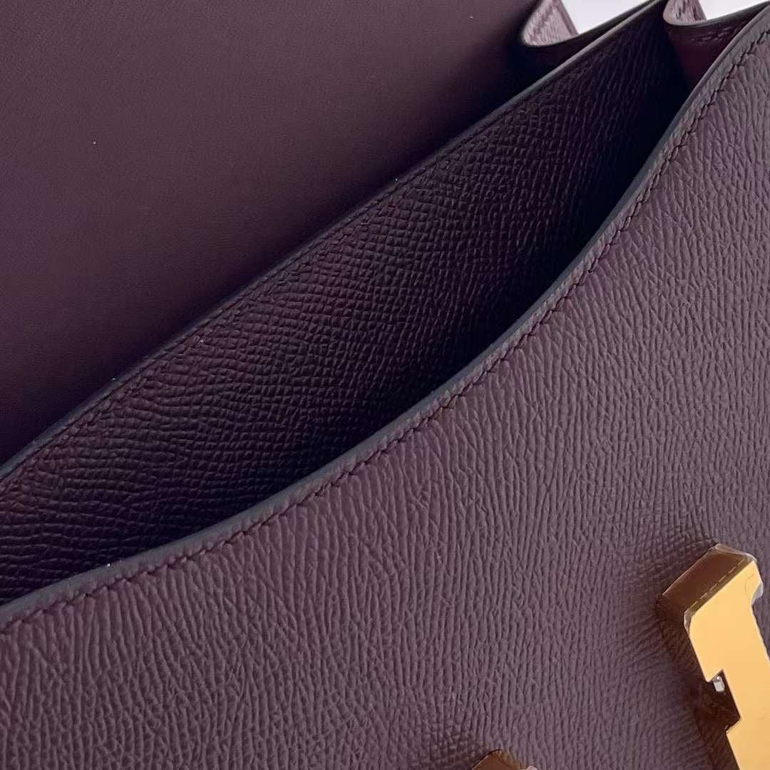Hermès（爱马仕）Constance 空姐包 Epsom 0G 马鞍红 金扣 19cm 全手工蜡线缝制 Ghw