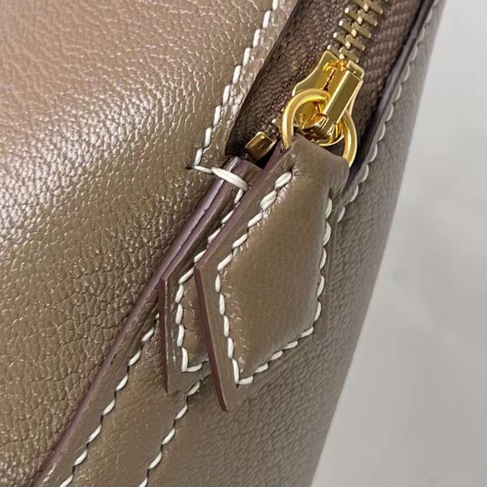 Hermès（爱马仕）Mini Bolide 迷你保龄球包 Chevre 进口山羊皮 Ck18 大象灰 金扣 19cm 全手工蜡线缝制 Ghw