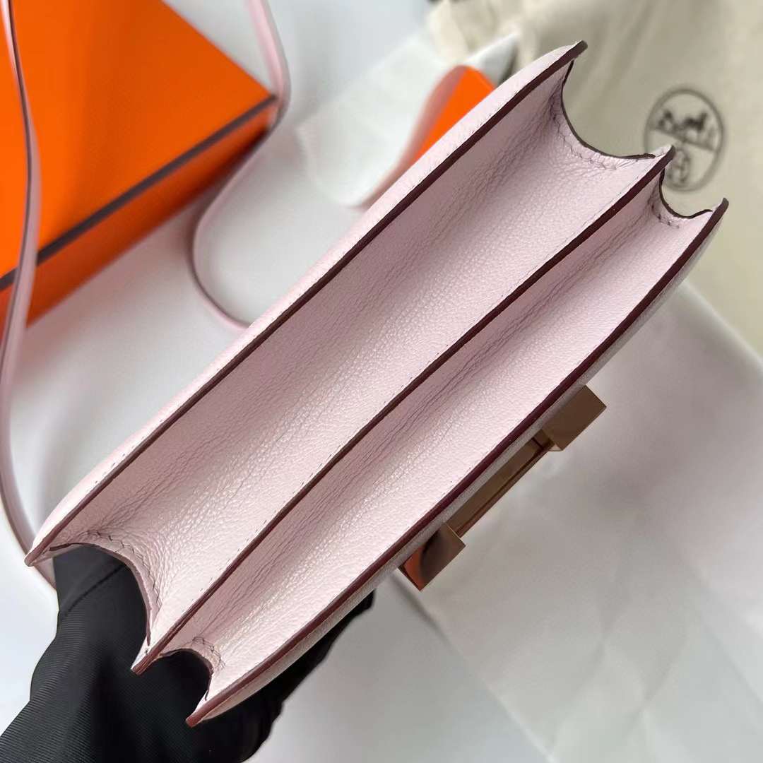 Hermès（爱马仕）Constance 空姐包 Chevre 进口山羊皮 09 梦幻粉紫 玫瑰金扣 19cm 全手工蜡线缝制 Rghw