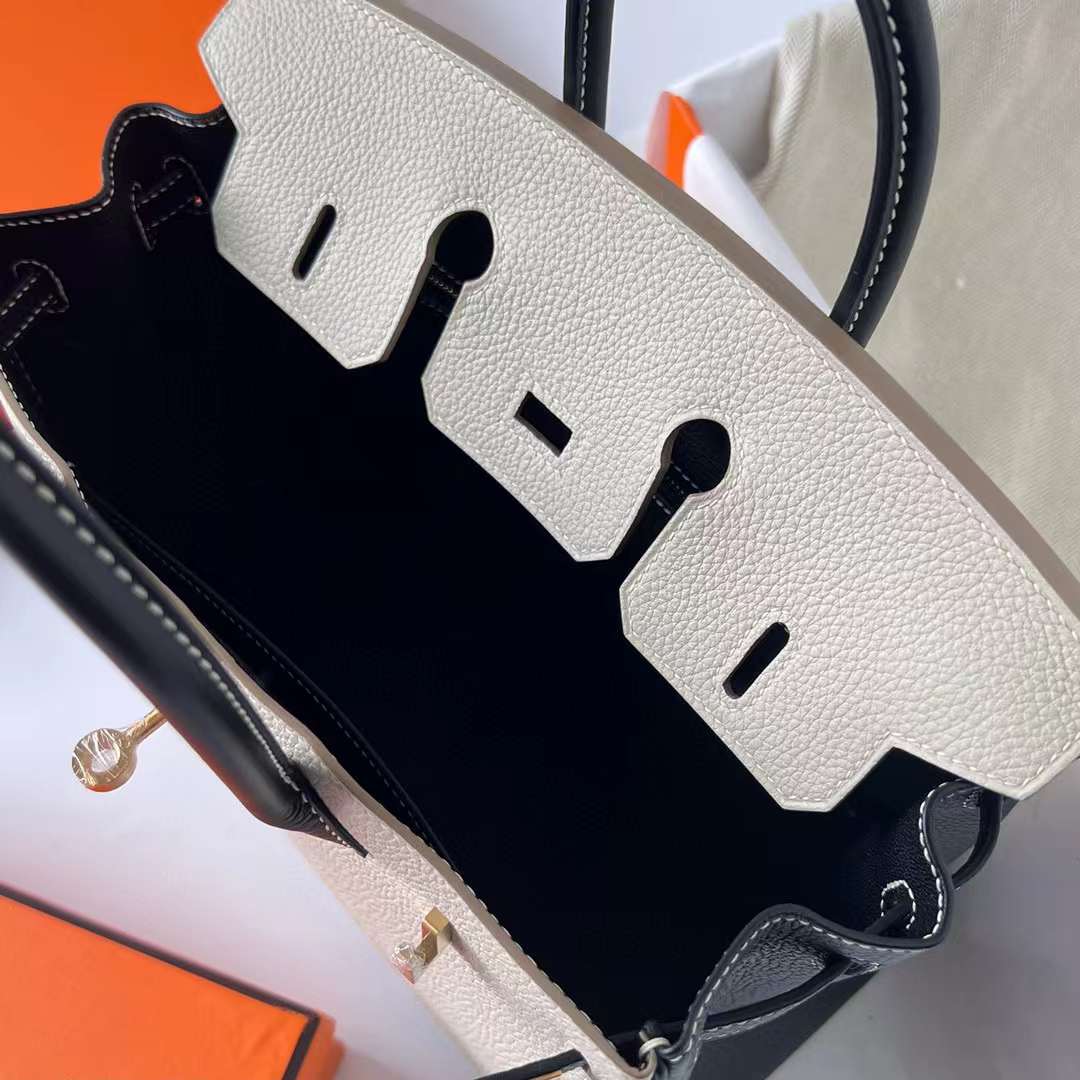 Hermès（爱马仕）Birkin 铂金包 Togo 顶级小牛皮 Ck10 奶昔白 拼 Ck89 黑色 拉丝金扣 25cm 全手工蜡线缝制 Bghw