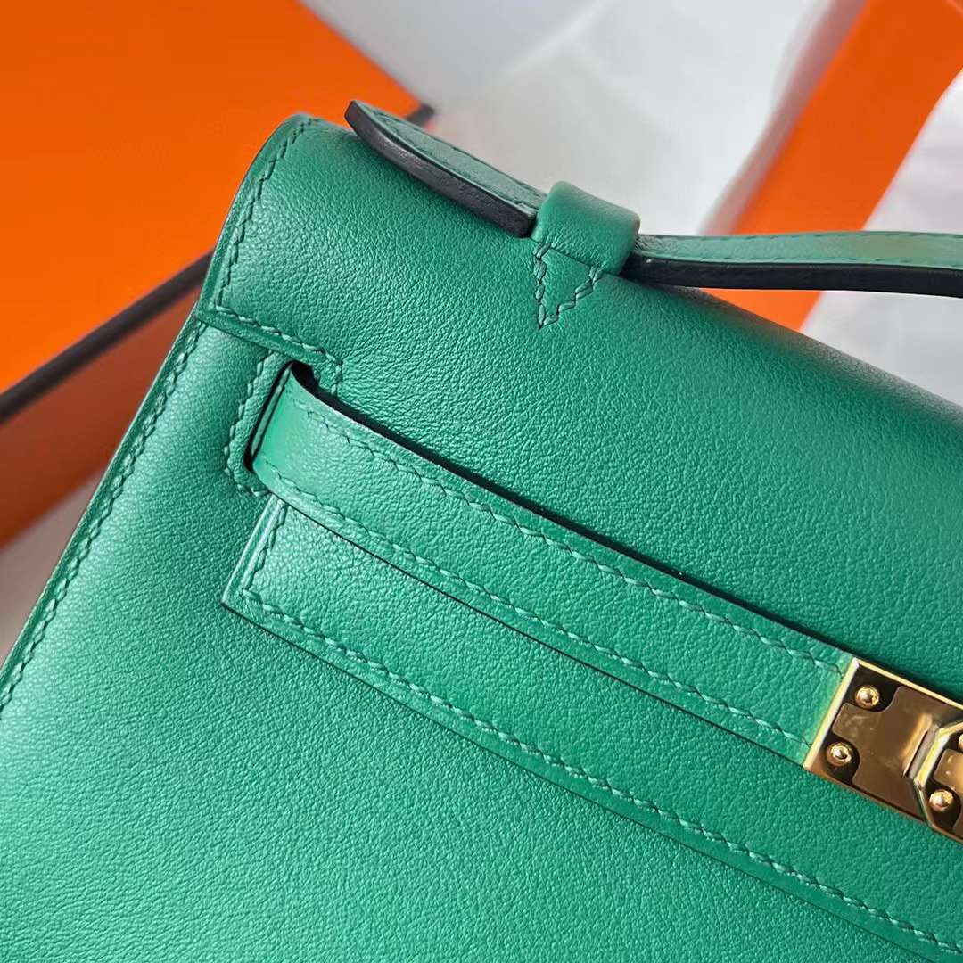 Hermès（爱马仕）Mini Kelly Pochette Swift皮 U4 丝绒绿 金扣 22cm 全手工蜡线缝制 Ghw