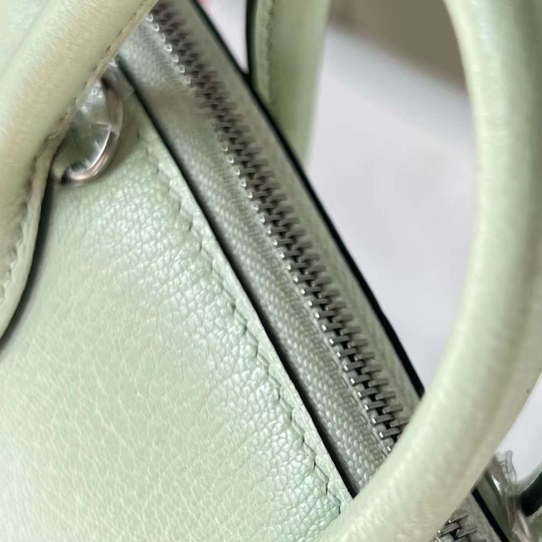 Hermès（爱马仕）Mini Bolide 迷你保龄球包 Chevre 山羊皮 0S 气泡绿 银扣 19cm 全手工蜡线缝制 Phw