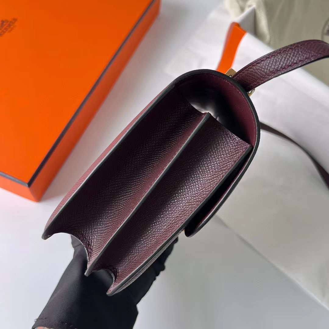 Hermès（爱马仕）Constance 空姐包 Epsom 0G 马鞍红 金扣 19cm 全手工蜡线缝制 Ghw