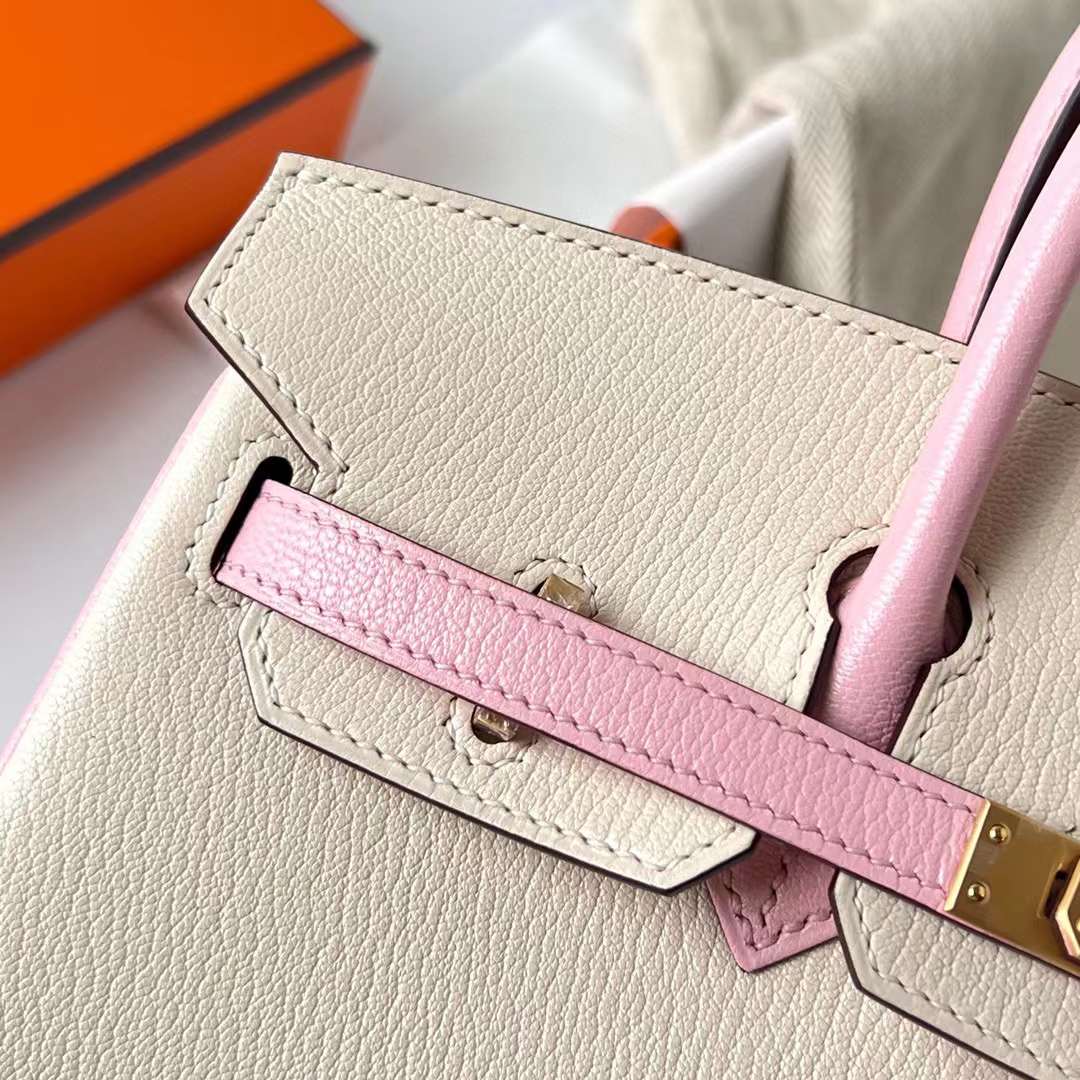 Hermès（爱马仕）Birkin 铂金包 Chevre 进口山羊皮 I2 奶油白 拼 3Q 新粉色 拉丝金扣 25cm 全手工蜡线缝制 Bghw