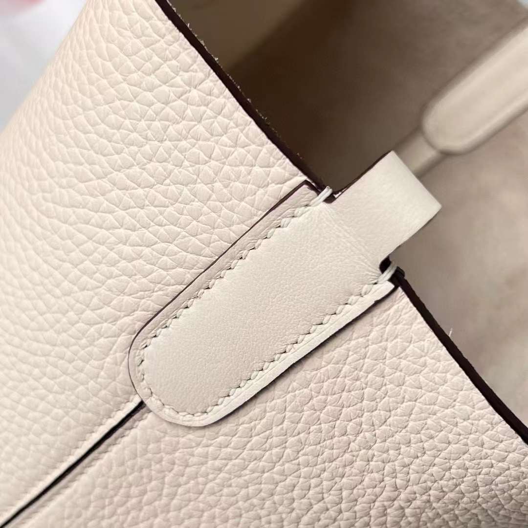 Hermès（爱马仕）In The Loop 猪鼻子 菜篮子 Clemence 拼 Swift I2 奶油白 金扣 18cm 全手工蜡线缝制 Ghw