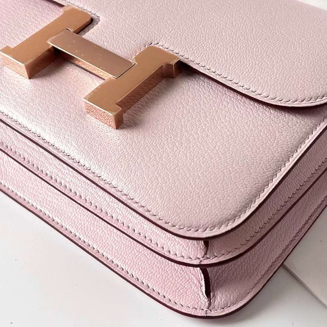 Hermès（爱马仕）Constance 空姐包 Chevre 进口山羊皮 09 梦幻粉紫 玫瑰金扣 19cm 全手工蜡线缝制 Rghw