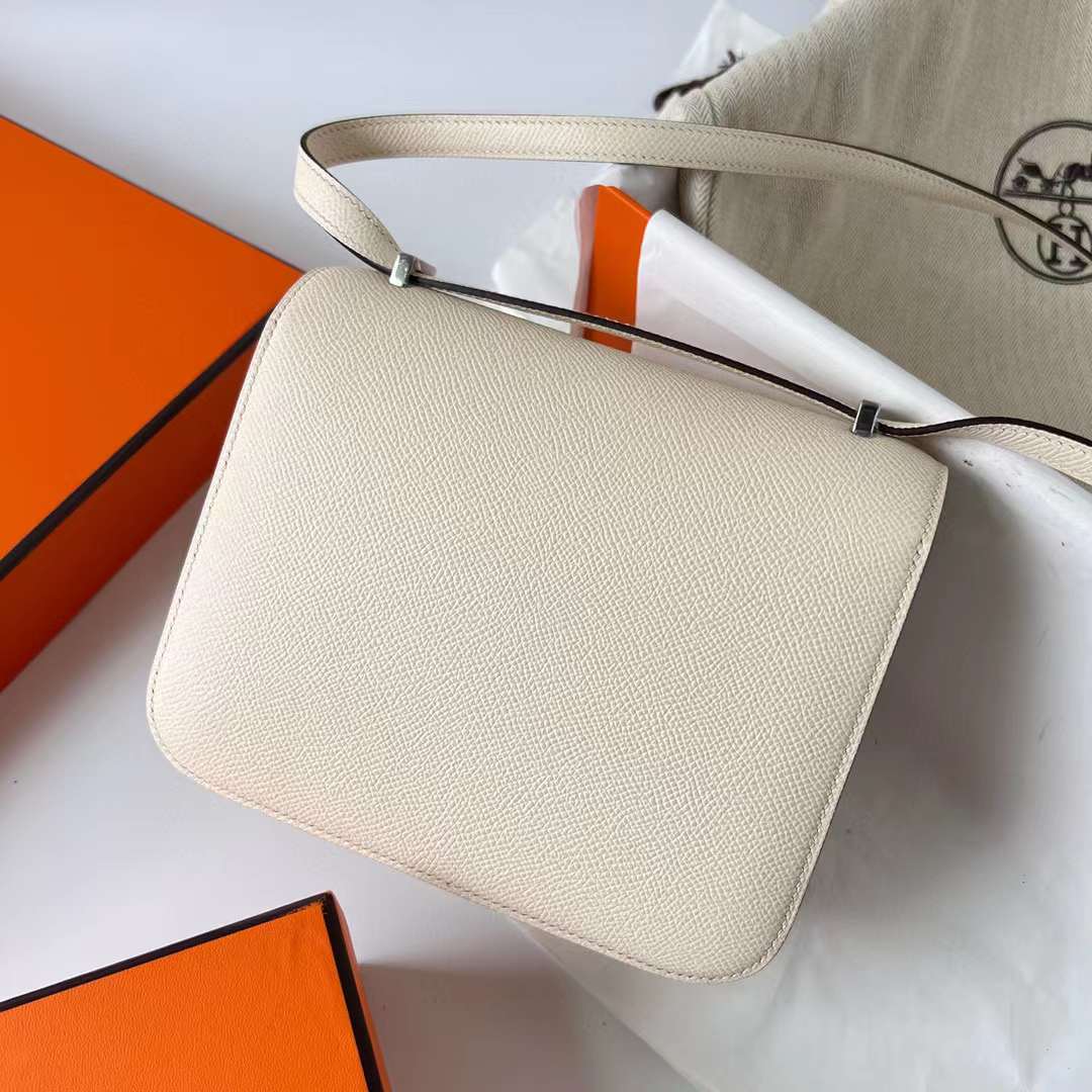 Hermès（爱马仕）Constance 康斯坦斯 Epsom I2 奶油白 银扣 19cm 全手工蜡线缝制 Phw