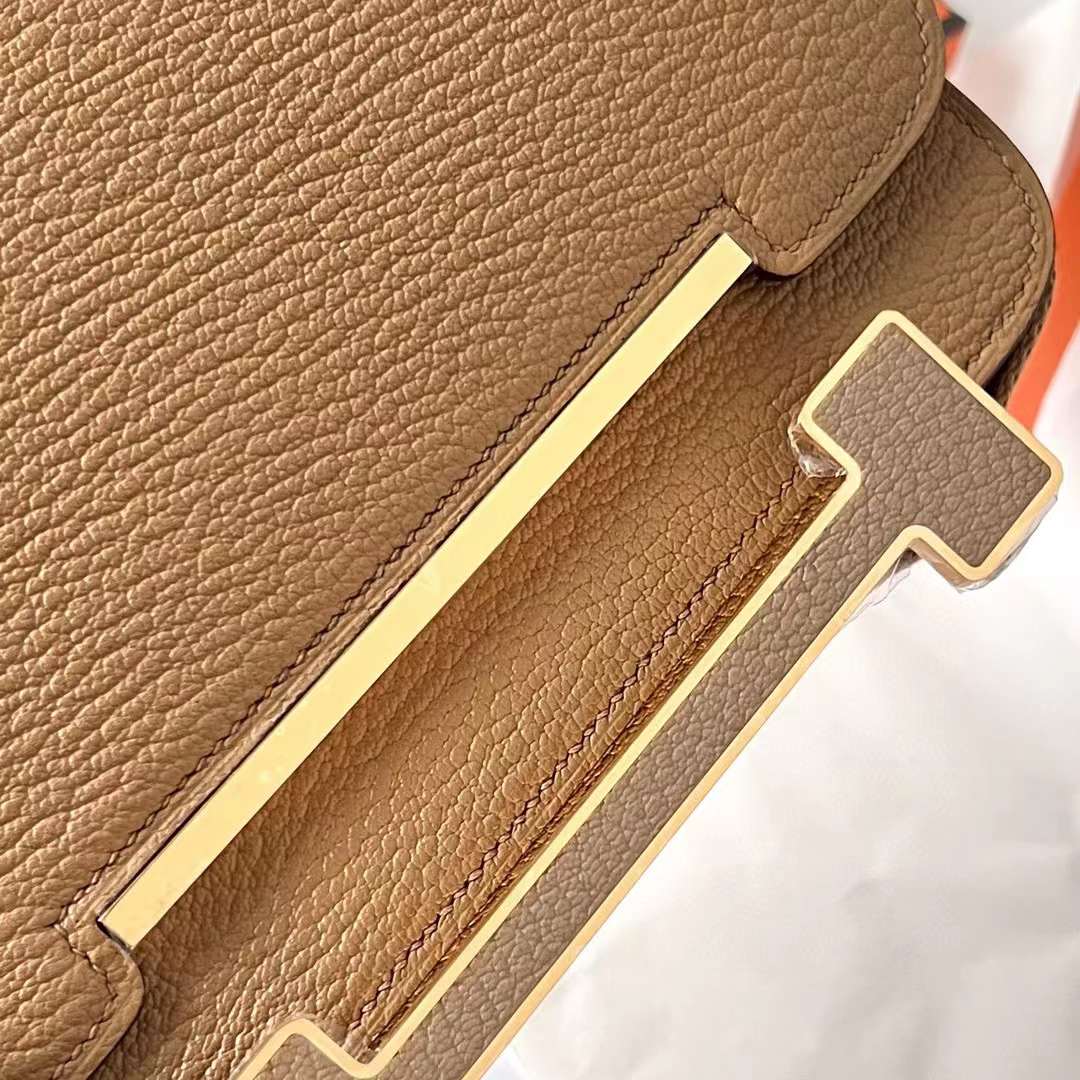 Hermès（爱马仕）Geta Chevre 进口山羊皮 0M 奶茶色 金扣 20cm 全手工蜡线缝制 Ghw