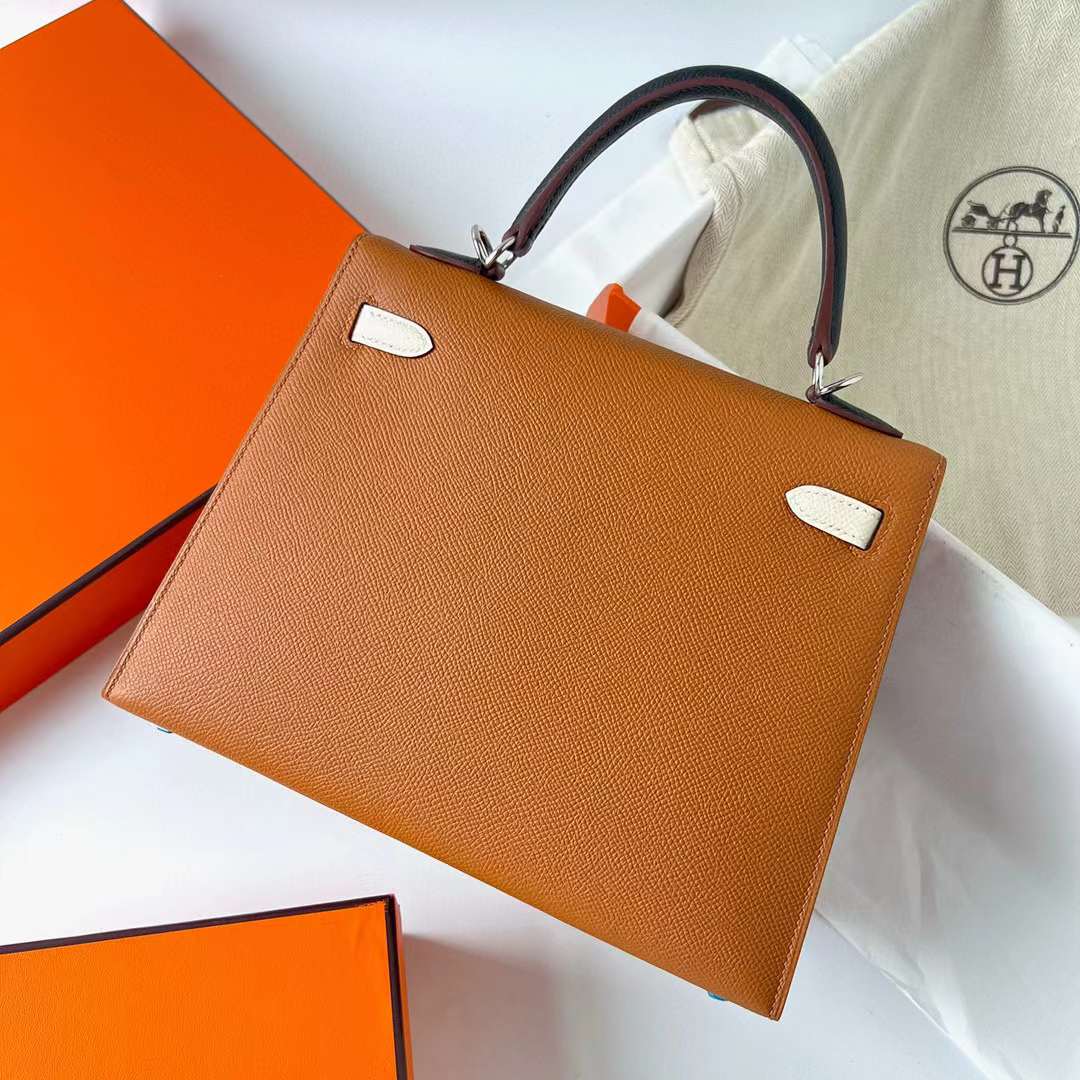 Hermès（爱马仕）Kelly 凯莉包 Epsom 掌纹皮 三拼色 Ck37 金棕色 拼 I2 奶油白 拼 黑色 内拼 宝石蓝 银扣 25cm 全手工蜡线缝制 Phw