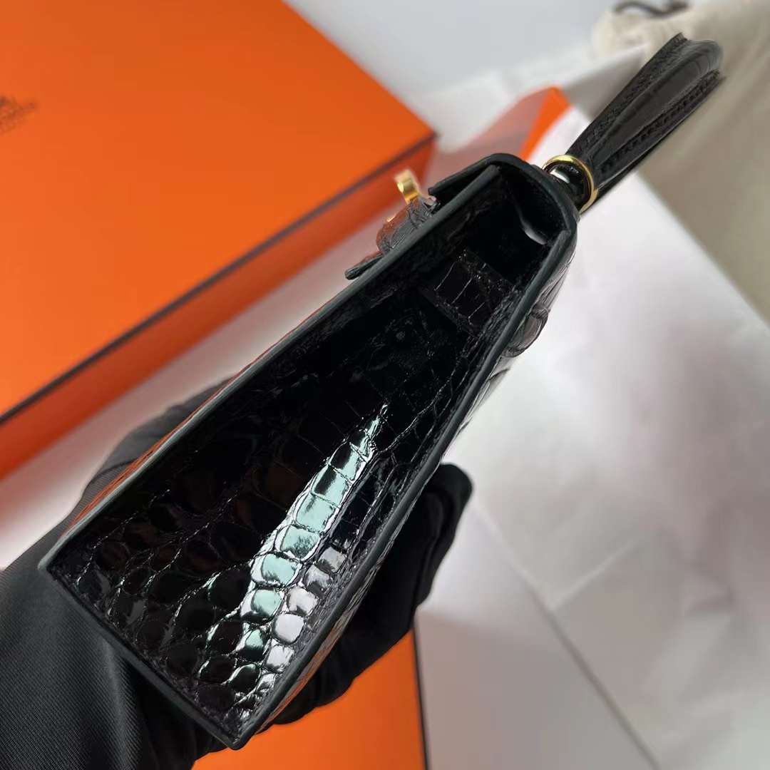 Hermès（爱马仕）Mini Kelly 迷你凯莉 亮面美洲鳄 Shiny Alligator Crocodile Ck89 黑色 金扣 22cm 全手工蜡线缝制 Ghw