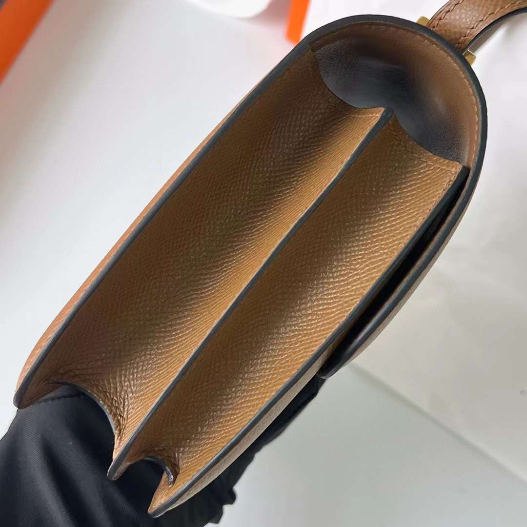 Hermès（爱马仕）Constance 空姐包 Epsom 3G 栗子棕 金扣 19cm 全手工蜡线缝制 ghw