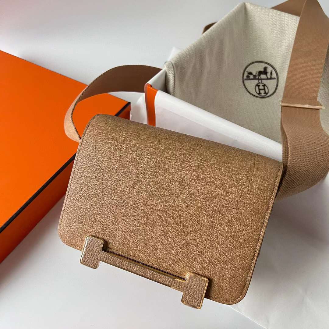 Hermès（爱马仕）Geta Chevre 进口山羊皮 0M 奶茶色 金扣 20cm 全手工蜡线缝制 Ghw