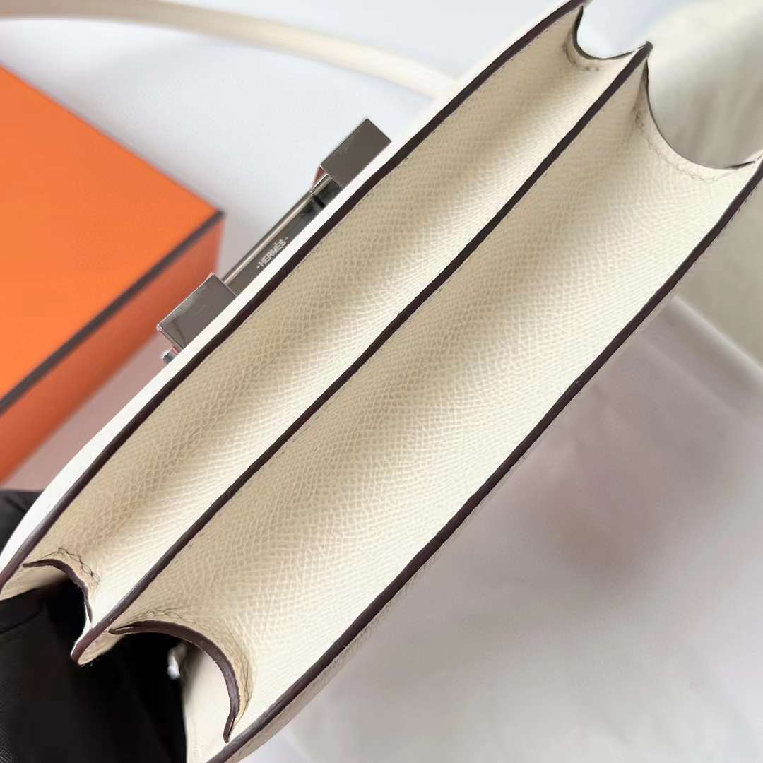 Hermès（爱马仕）Constance 康斯坦斯 Epsom I2 奶油白 银扣 19cm 全手工蜡线缝制 Phw