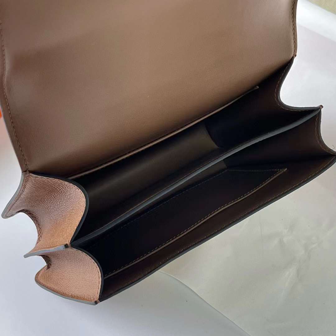 Hermès（爱马仕）Constance 空姐包 Epsom 3G 栗子棕 金扣 19cm 全手工蜡线缝制 ghw