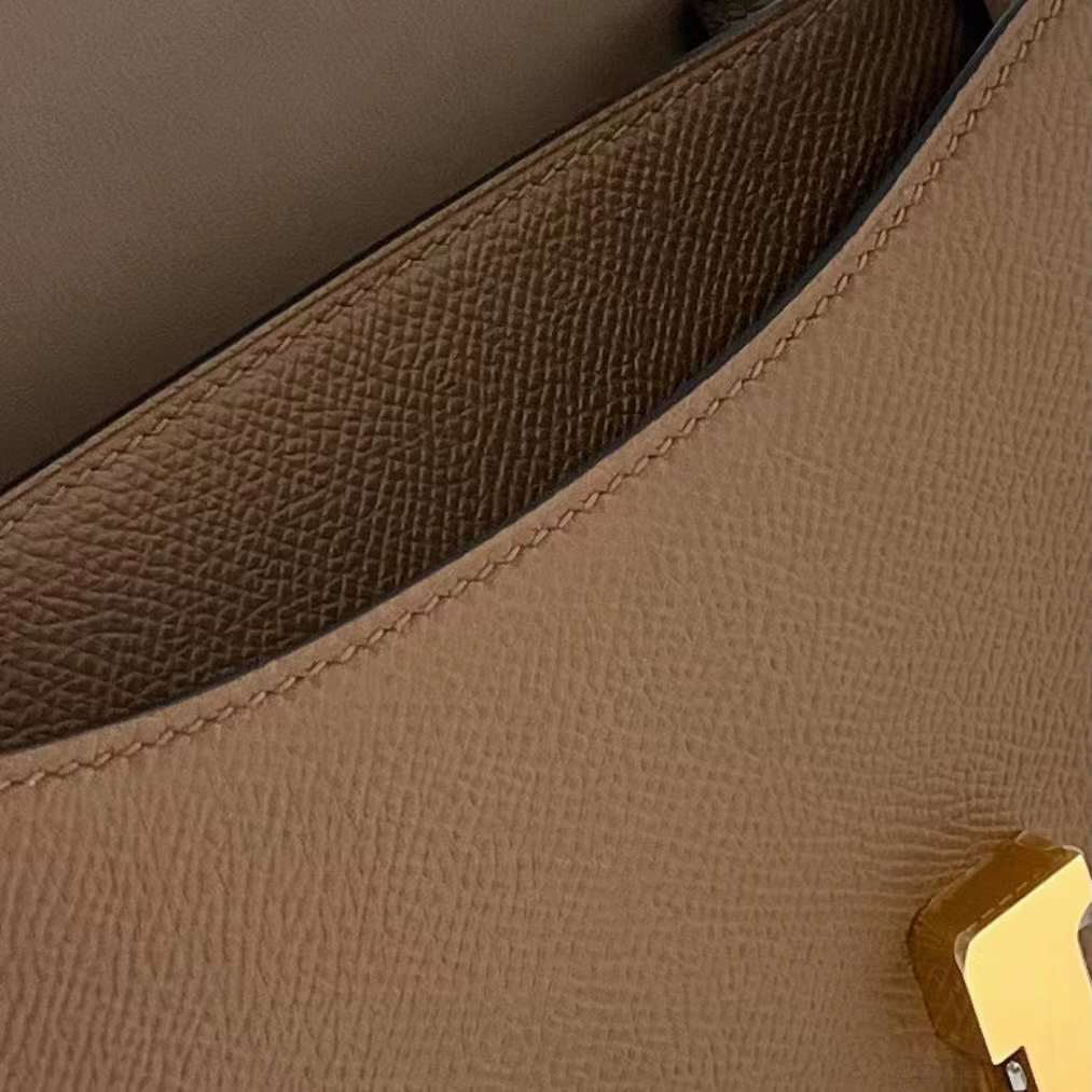 Hermès（爱马仕）Constance 空姐包 Epsom 3G 栗子棕 金扣 19cm 全手工蜡线缝制 ghw