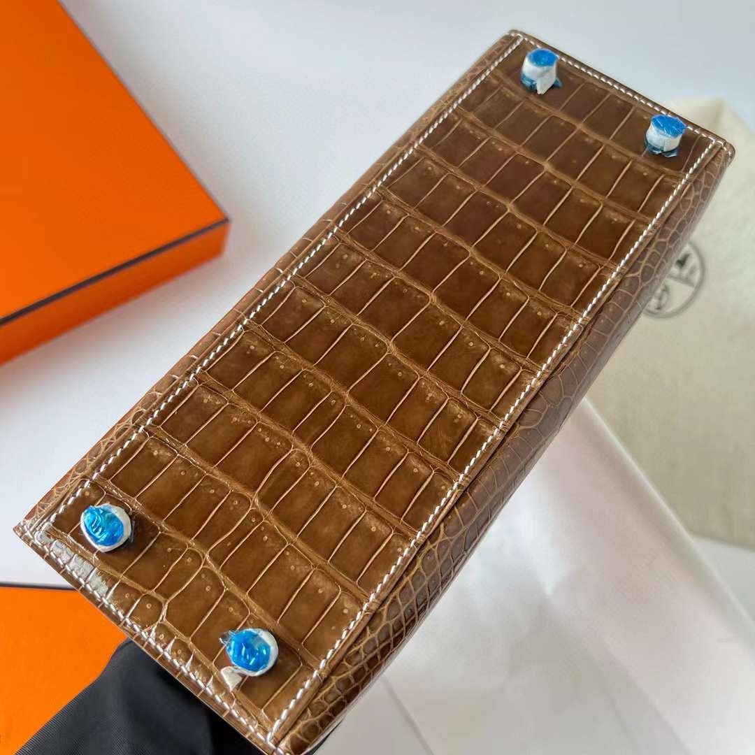 Hermès（爱马仕）Kelly 凯莉包 亮面倒v澳洲湾鳄 shiny porosus crocodile ck17 烟草色 金扣 25cm 全手工蜡线缝制 Ghw