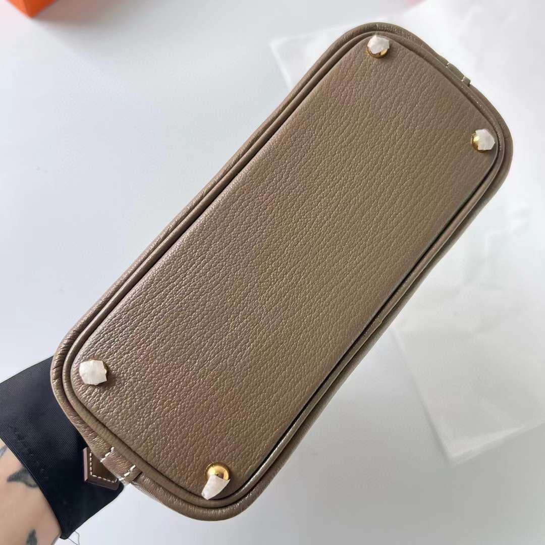 Hermès（爱马仕）Mini Bolide 迷你保龄球包 Chevre 进口山羊皮 Ck18 大象灰 金扣 19cm 全手工蜡线缝制 Ghw