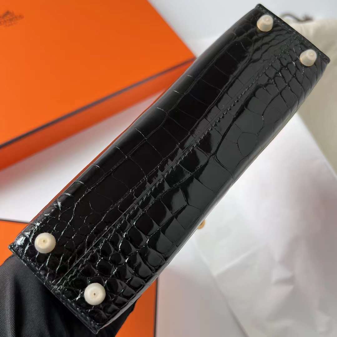 Hermès（爱马仕）Mini Kelly 迷你凯莉 亮面美洲鳄 Shiny Alligator Crocodile Ck89 黑色 金扣 22cm 全手工蜡线缝制 Ghw