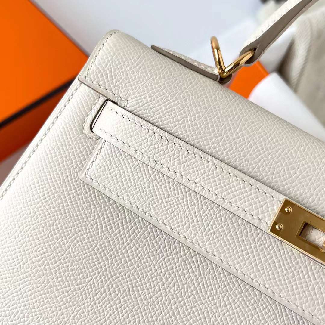 Hermès（爱马仕）Kelly 凯莉包 Epsom 掌纹皮 Ck10 奶昔白 金扣 25cm 全手工蜡线缝制 Ghw