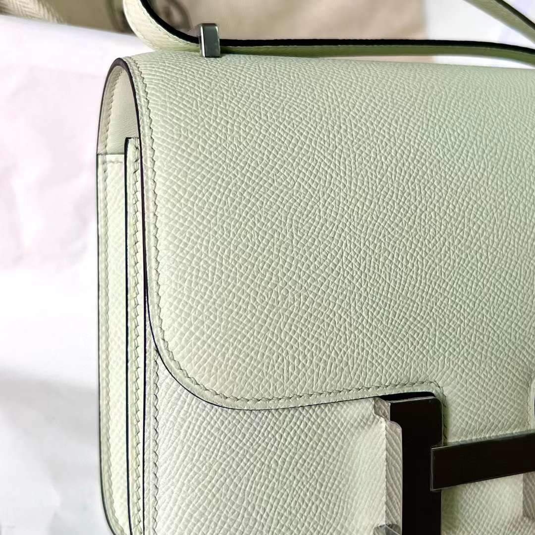 Hermès（爱马仕）Constance 空姐包 19-1 Epsom 镜子款 0S 气泡绿 银扣 19cm 全手工蜡线缝制 Phw