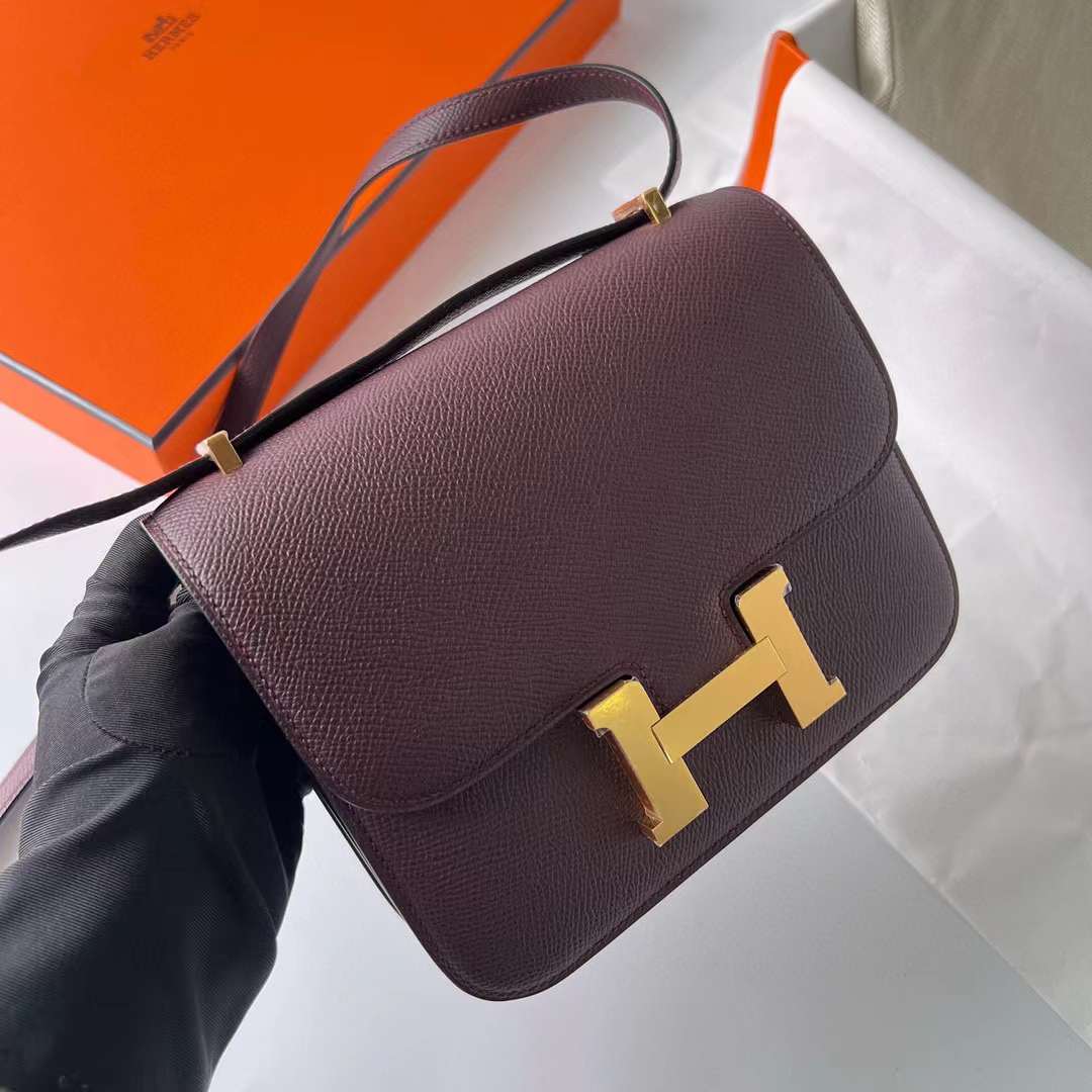 Hermès（爱马仕）Constance 空姐包 Epsom 0G 马鞍红 金扣 19cm 全手工蜡线缝制 Ghw