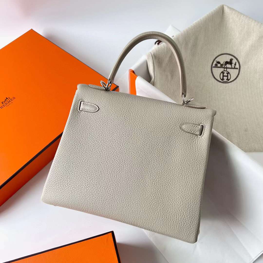 Hermès（爱马仕）Kelly 凯莉包 Togo皮 Ck80 珍珠灰 银扣 25cm 全手工蜡线缝制 Phw