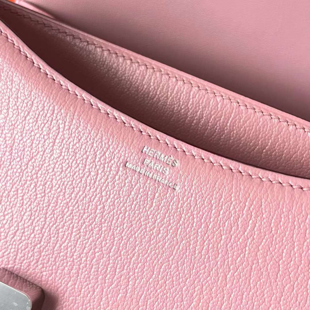 Hermès（爱马仕）Constance 空姐包 Chevre 进口山羊皮 3Q 新粉色 银扣 19cm 全手工蜡线缝制 Phw