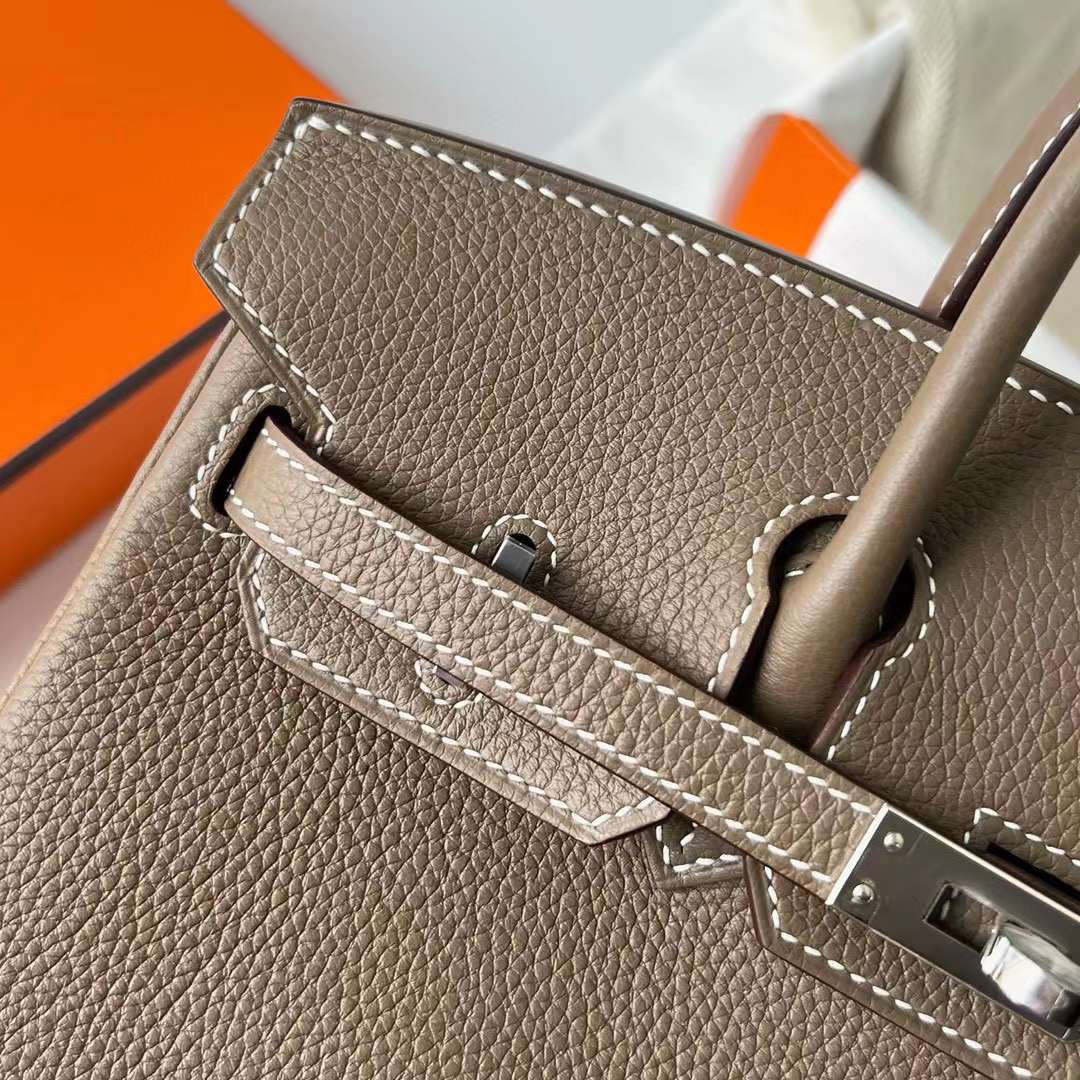 Hermès（爱马仕）Birkin 铂金包 Togo 进口小牛皮 Ck18 大象灰 银扣 25cm 全手工蜡线缝制 Phw