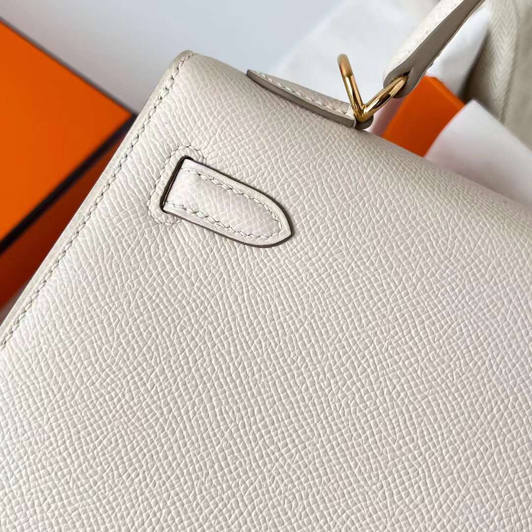 Hermès（爱马仕）Kelly 凯莉包 Epsom 掌纹皮 Ck10 奶昔白 金扣 25cm 全手工蜡线缝制 Ghw