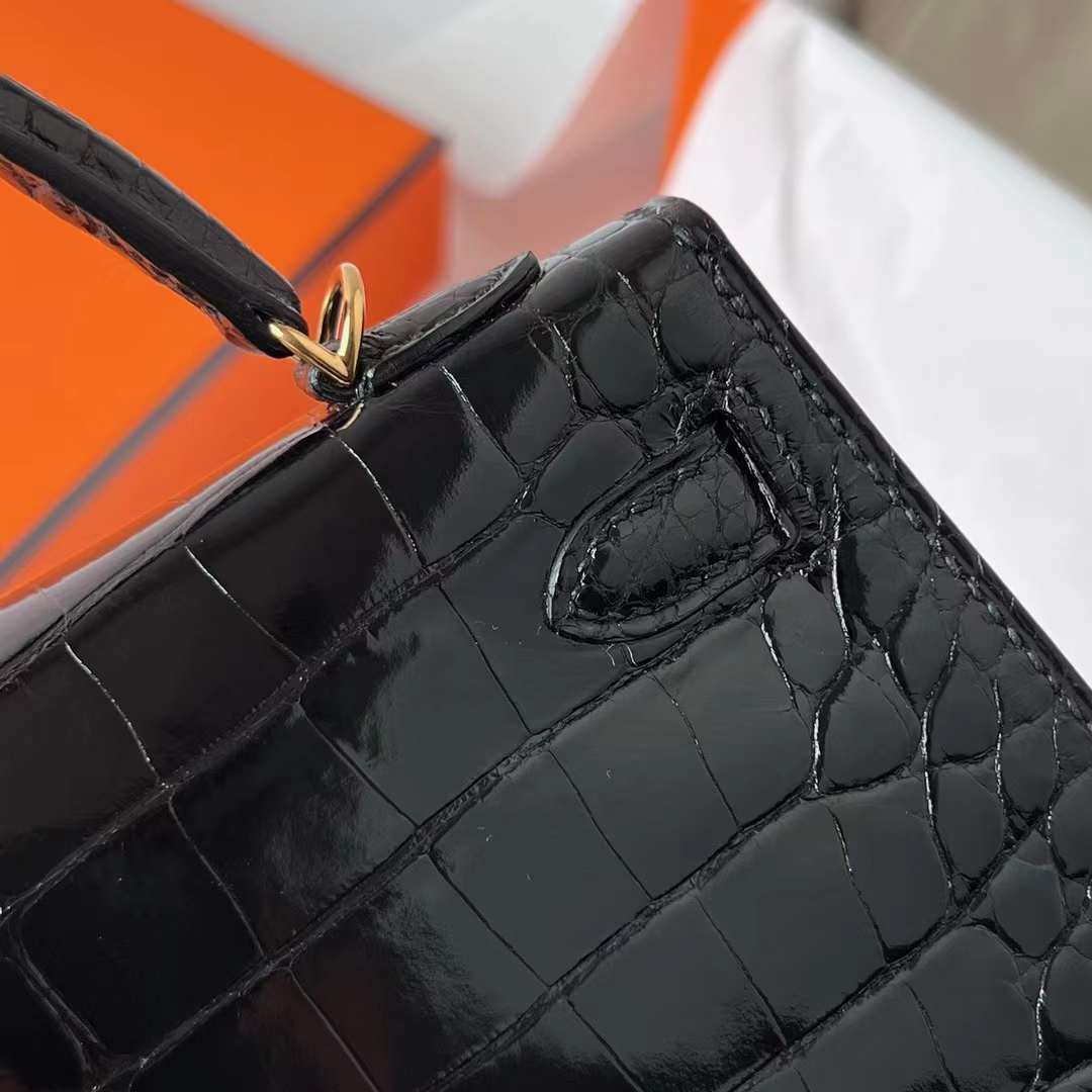 Hermès（爱马仕）Mini Kelly 迷你凯莉 亮面美洲鳄 Shiny Alligator Crocodile Ck89 黑色 金扣 22cm 全手工蜡线缝制 Ghw